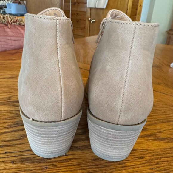 Cynthia Rowley Women's Tan Ankle Boots (Cowgirl Look) Size 9M - Picture 5 of 5